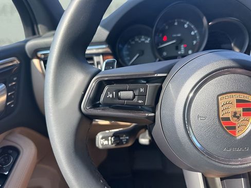 Used 2023 Porsche Macan Turbo image 17