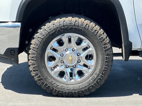 Used 2025 Chevrolet Silverado 2500 LTZ w/ LTZ Convenience Package AWD/4WD image 36
