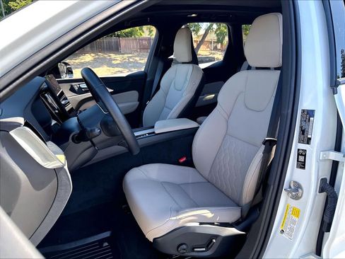 Used 2026 Volvo XC60 B5 Plus w/ Climate Package PRO AWD/4WD image 28