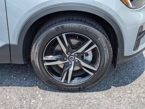 Certified 2025 Volvo XC40 B5 Core AWD/4WD image 14