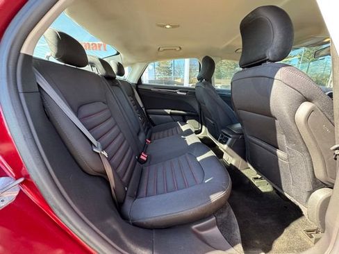 Used 2015 Ford Fusion SE image 11