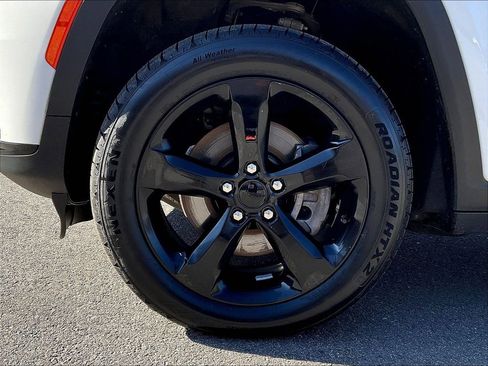 Used 2022 Jeep Grand Cherokee L Limited w/ Black Appearance Package AWD/4WD image 23