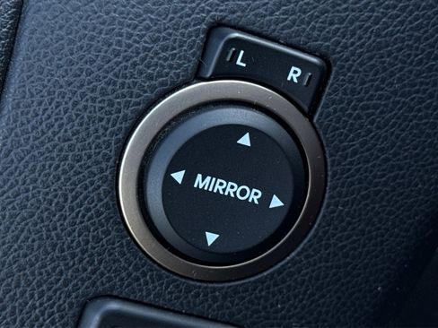 Used 2013 Hyundai Genesis 3.8 RWD image 37