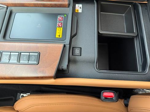 New 2026 Lexus LX 600 4WD w/ Luxury Package image 23