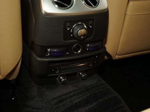 Used 2013 Rolls-Royce Ghost image 23