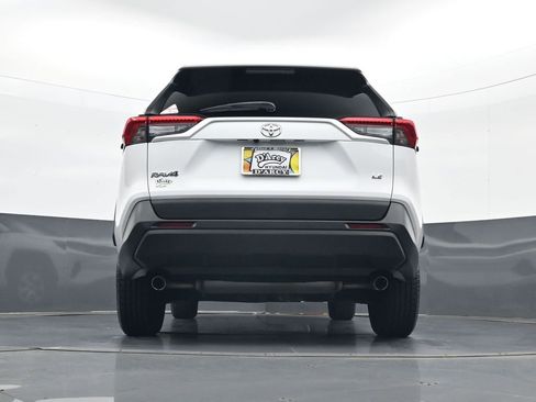 Used 2020 Toyota RAV4 LE FWD image 26