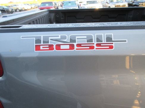 Certified 2026 Chevrolet Silverado 1500 Custom Trail Boss w/ LPO, Dark Essentials Package AWD/4WD image 12