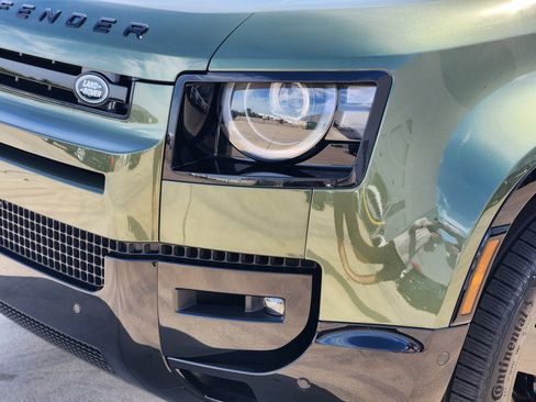New 2026 Land Rover Defender 130 X-Dynamic SE AWD/4WD image 9