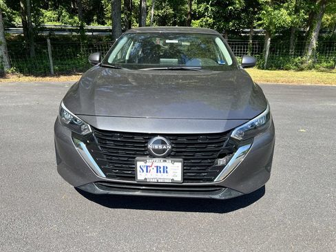 Used 2025 Nissan Sentra SV FWD image 8