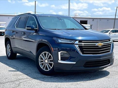 Used 2023 Chevrolet Traverse LT w/ LPO, Floor Liner Package AWD/4WD image 1