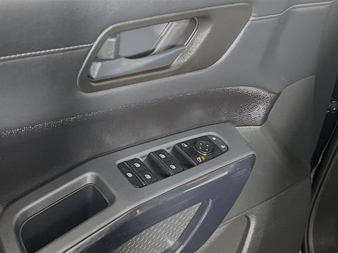 Used 2024 Nissan Pathfinder SV image 17