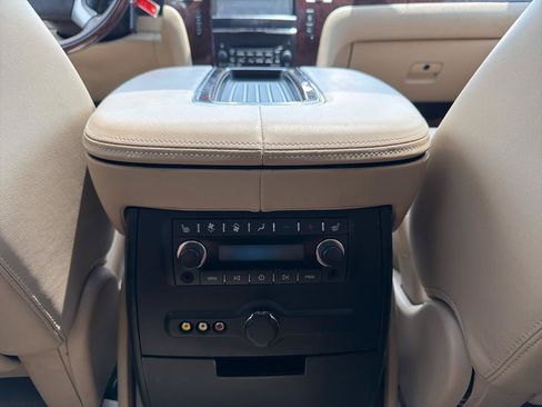 Used 2012 Cadillac Escalade Luxury RWD image 20