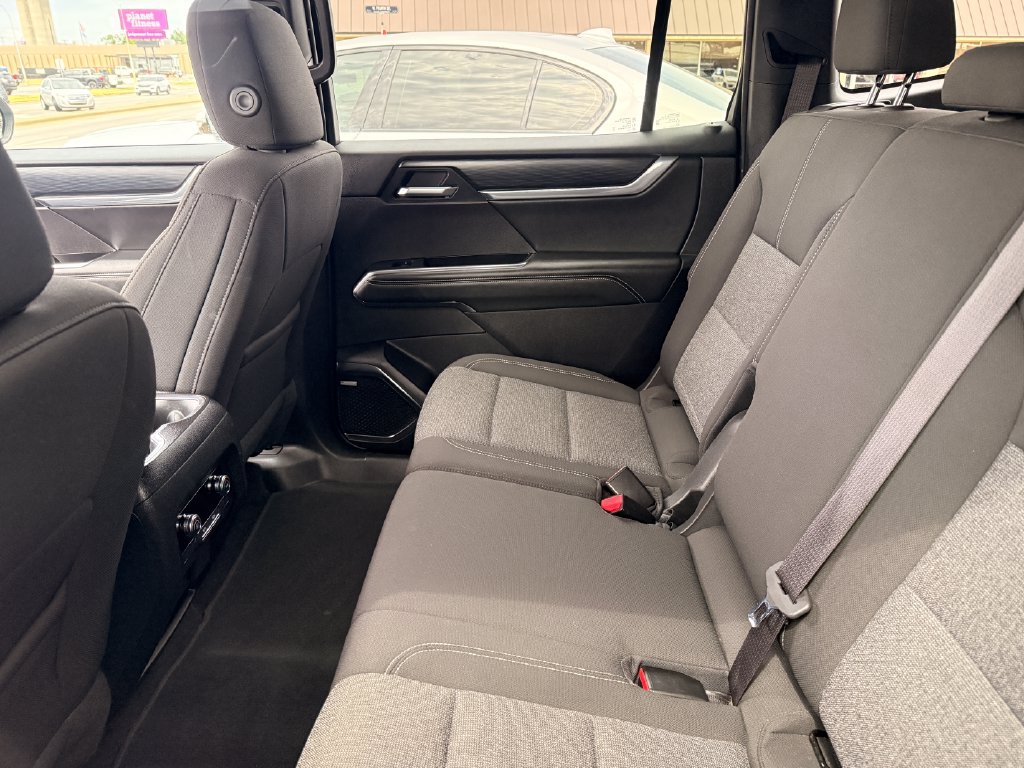 Used 2025 GMC Acadia Elevation FWD image 15