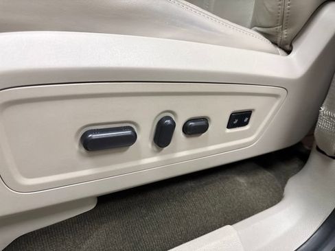 Used 2016 Lincoln Navigator Select AWD/4WD image 33