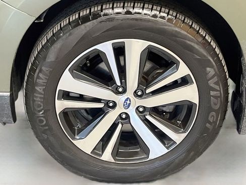 Used 2019 Subaru Outback 3.6R Limited w/ Popular Package #2 AWD/4WD image 33