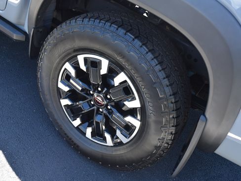 Used 2022 Nissan Frontier PRO-4X AWD/4WD image 10