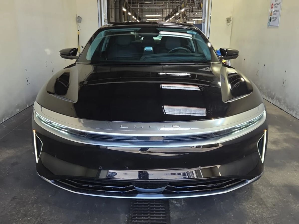 Used 2025 Lucid Air Pure RWD image 3