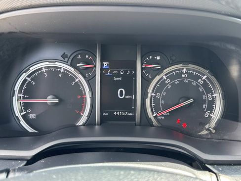 Used 2024 Toyota 4Runner TRD Off-Road Premium AWD/4WD image 18