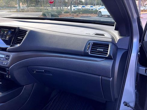 Certified 2024 Honda Passport TrailSport image 19