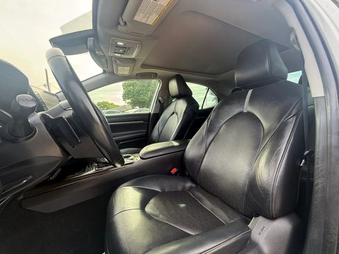 Used 2021 Toyota Camry XSE FWD image 11