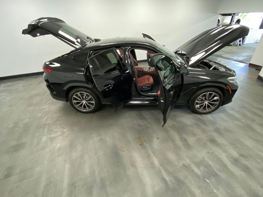 Used 2022 BMW X6 xDrive40i w/ M Sport Package AWD/4WD image 54