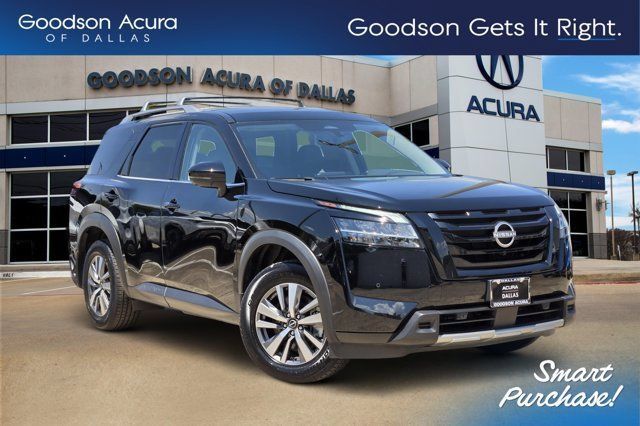Used 2024 Nissan Pathfinder SL FWD image 1