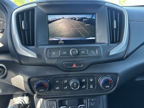 Used 2020 GMC Terrain SLE w/ Driver Convenience Package FWD image 24