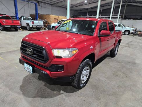 Used 2020 Toyota Tacoma SR AWD/4WD image 2