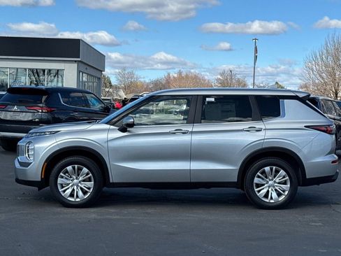 New 2026 Mitsubishi Outlander ES AWD/4WD image 7
