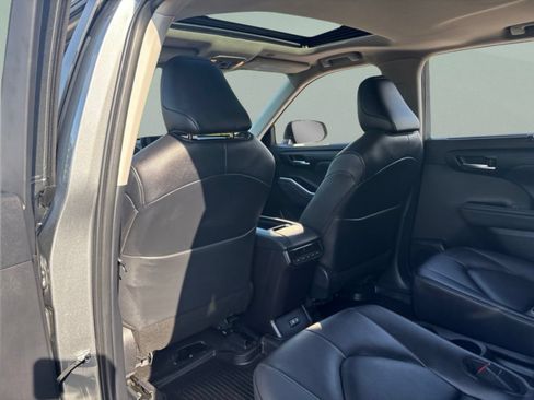 Certified 2026 Toyota Highlander XLE AWD/4WD image 21