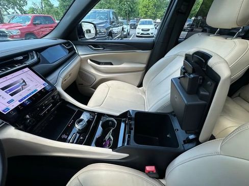 Used 2022 Jeep Grand Cherokee Limited 4xe w/ Luxury Tech Group II AWD/4WD image 27