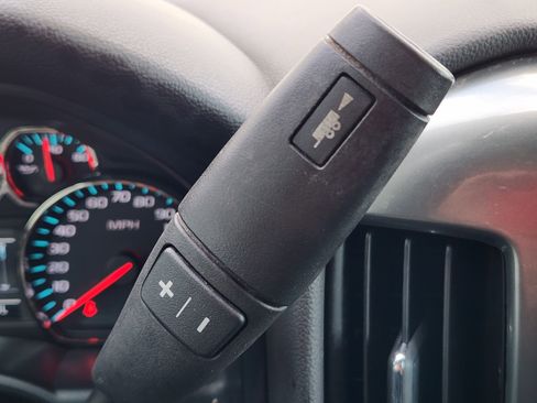 Used 2019 Chevrolet Silverado 1500 LT AWD/4WD image 23