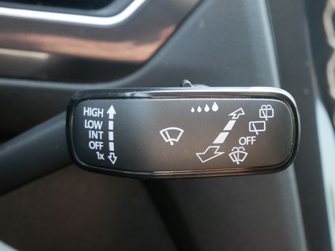 Certified 2024 Volkswagen Tiguan SE AWD/4WD image 32