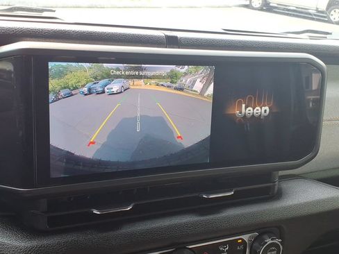 Used 2025 Jeep Wrangler Sport AWD/4WD image 22