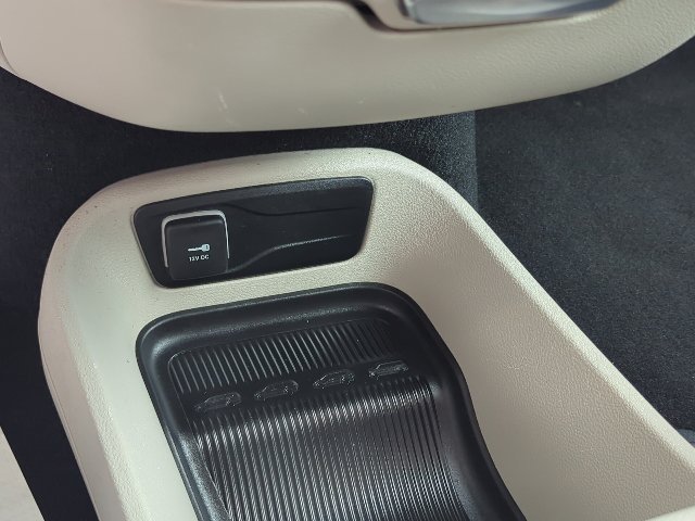 Used 2023 Chrysler Pacifica Touring-L FWD image 19