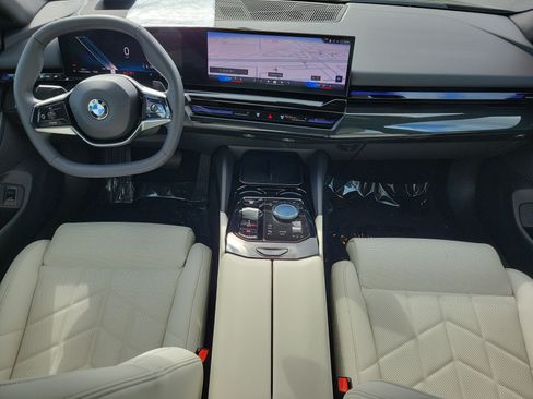 Used 2026 BMW 530i RWD image 13