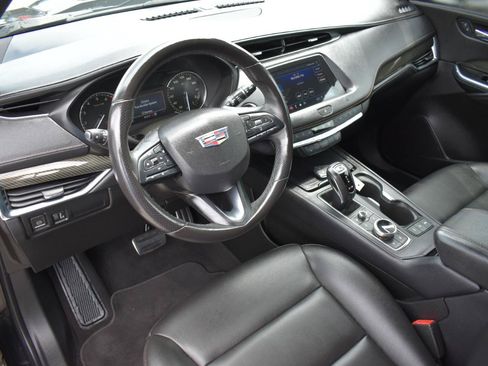 Used 2019 Cadillac XT4 Sport w/ Cold Weather Package AWD/4WD image 10