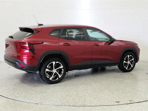 Used 2025 Chevrolet Trax RS w/ Driver Confidence Package FWD image 8