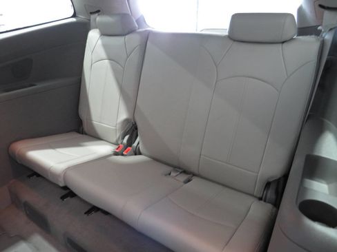 Used 2014 Chevrolet Traverse LT FWD image 14