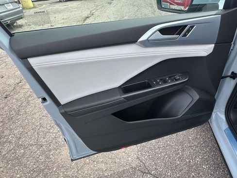 New 2026 Volkswagen Taos SE FWD image 12