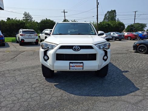Used 2015 Toyota 4Runner SR5 Premium AWD/4WD image 2