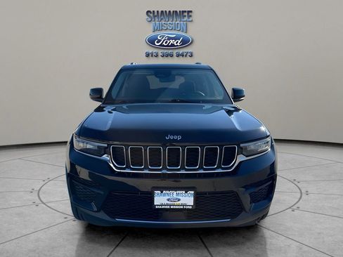 Used 2023 Jeep Grand Cherokee Laredo image 7