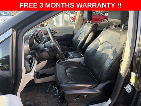 Used 2020 Chrysler Pacifica Touring-L Plus w/ Tire & Wheel Group image 14