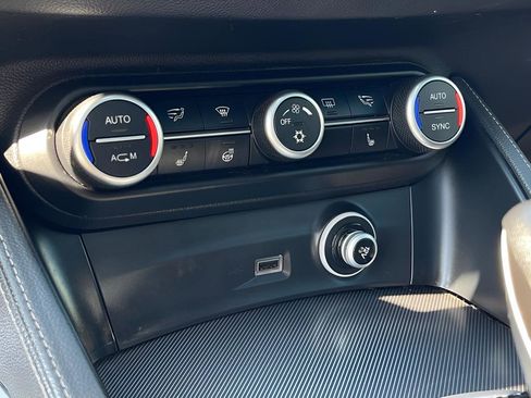 Used 2018 Alfa Romeo Stelvio Ti Sport image 29