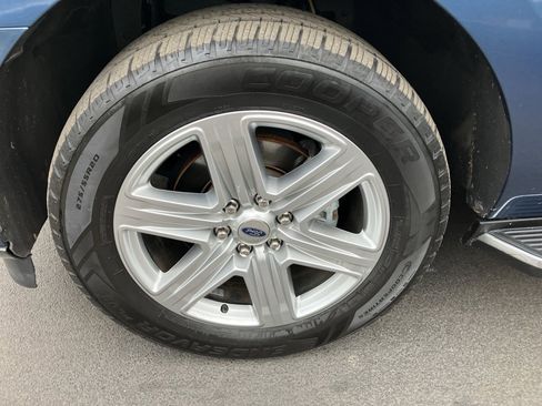 Certified 2020 Ford Expedition XLT w/ Equipment Group 202A image 11