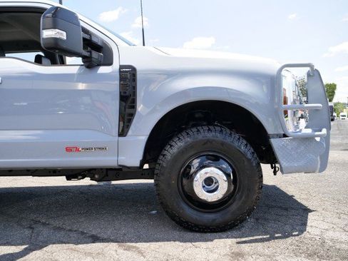 Used 2024 Ford F350 Lariat w/ FX4 Off-Road Package AWD/4WD image 47
