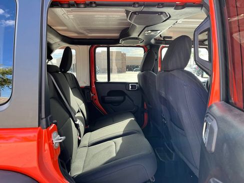 Used 2023 Jeep Wrangler Unlimited AWD/4WD image 16