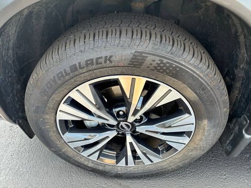 Certified 2023 Nissan Rogue SV w/ SV Premium B Package AWD/4WD image 12