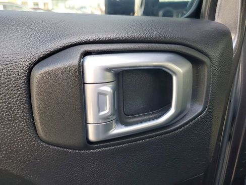 Used 2021 Jeep Wrangler Unlimited Sahara image 15