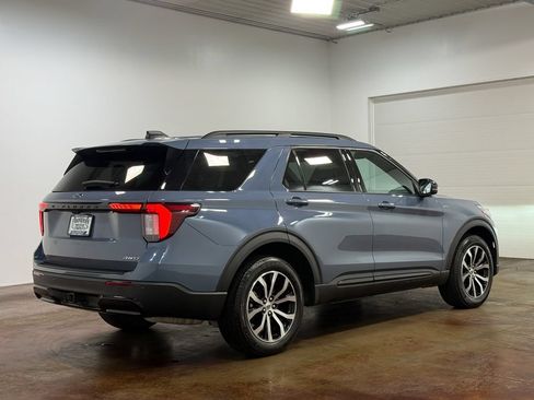 Used 2025 Ford Explorer ST-Line AWD/4WD image 24